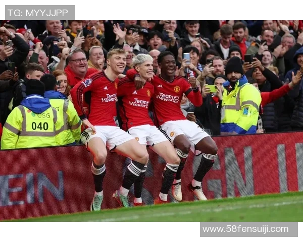 从童年到巅峰:揭秘足球明星小时候的珍贵高清照片与成长轨迹 从童年到巅峰:揭秘足球明星小时候的珍贵高清照片与成长轨迹